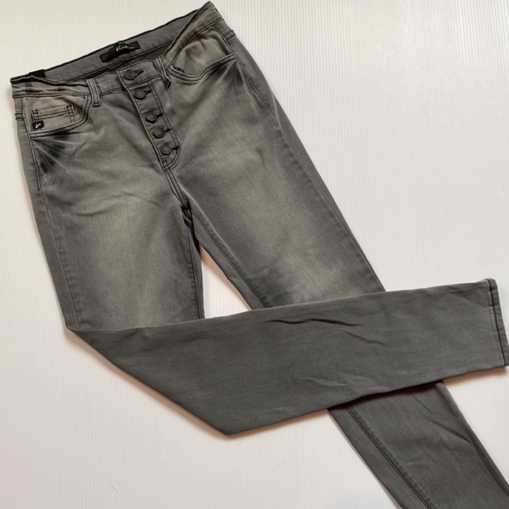 KanCan gray distressed button fly skinny Jean, women’s size 28